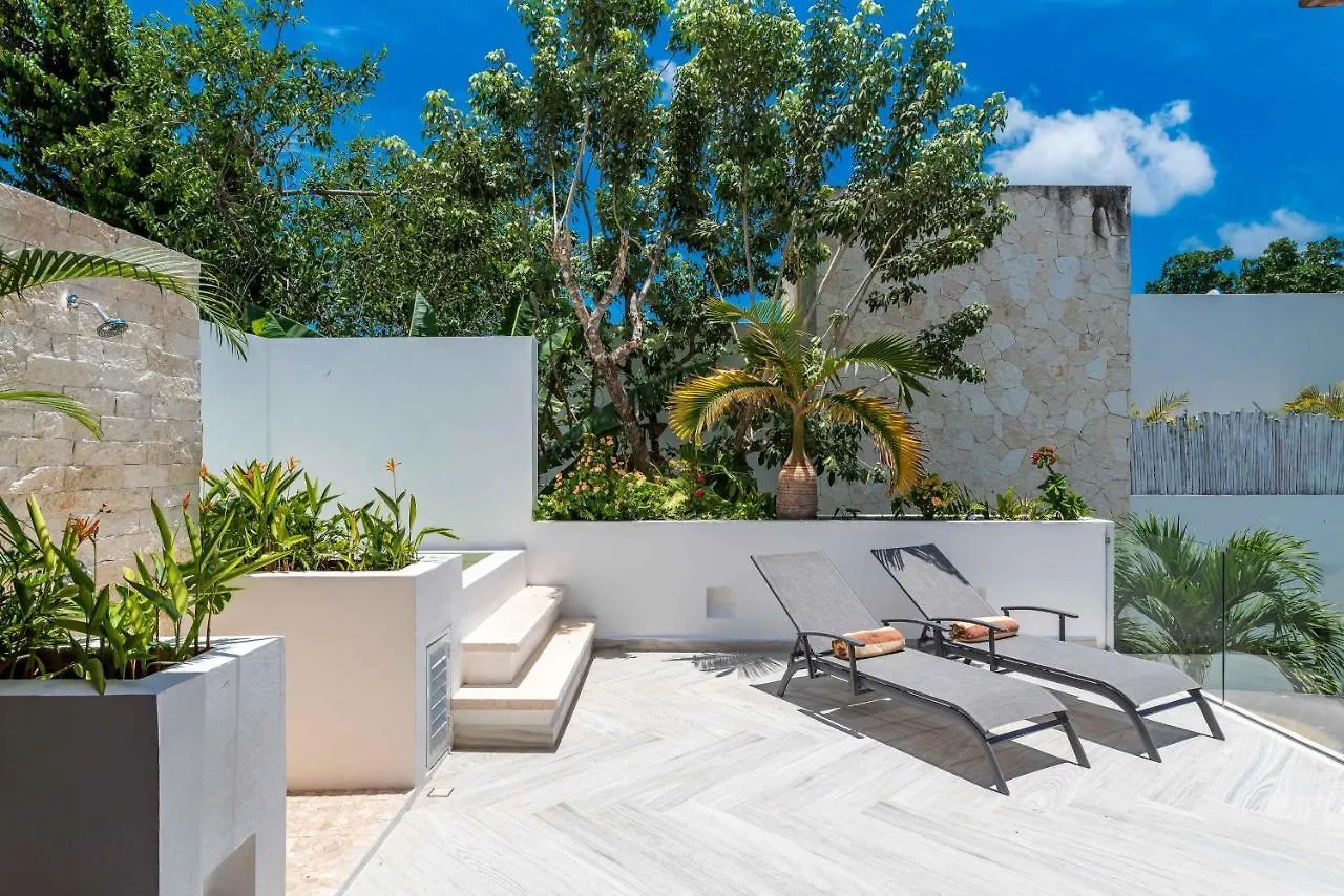 Villa Ek'Balam & Villa Flamingo, Luxury Villas, Private Pool, Private Garden, Jacuzzi, 24H Security Tulum