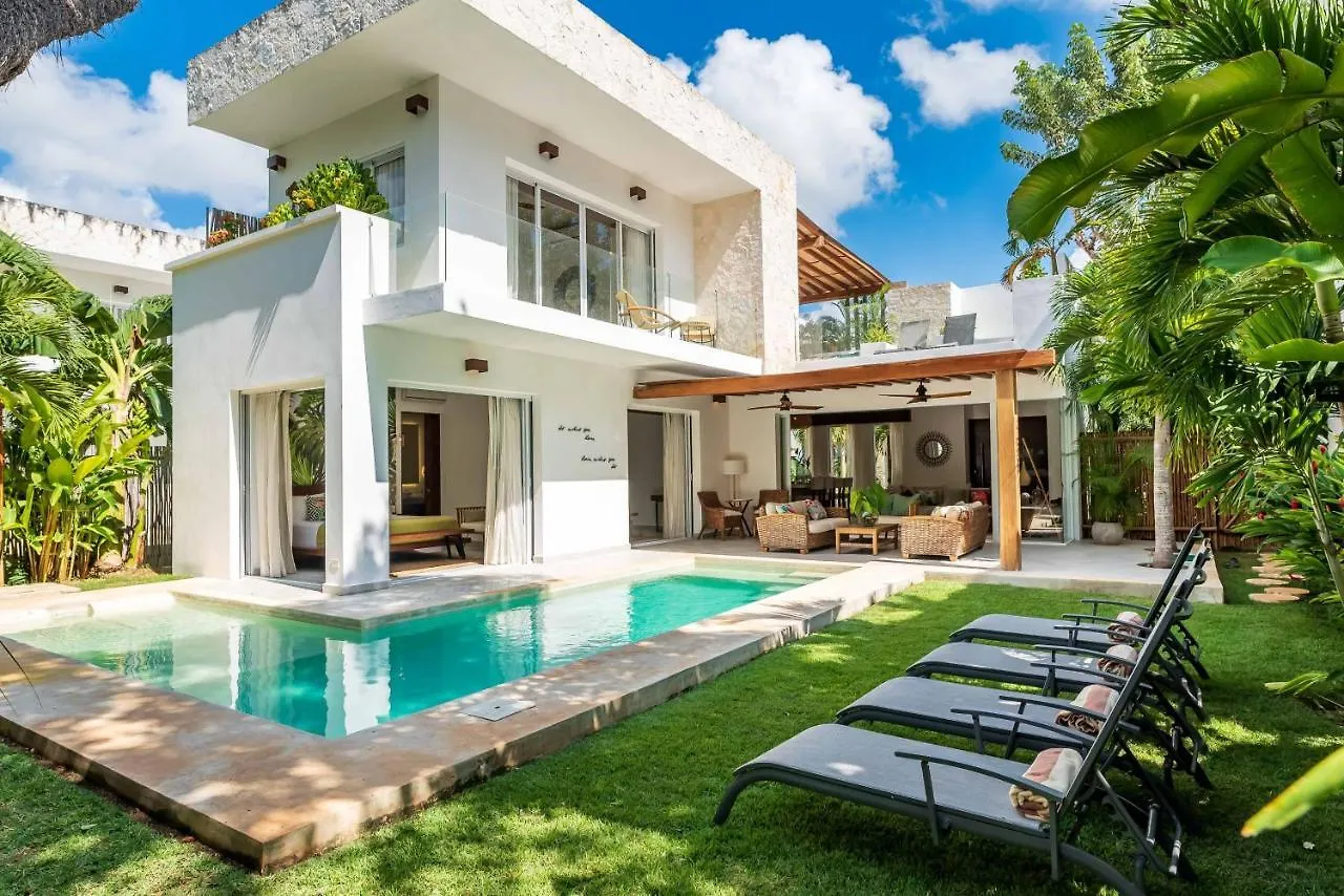 Villa Ek'Balam & Villa Flamingo, Luxury Villas, Private Pool, Private Garden, Jacuzzi, 24H Security Tulum